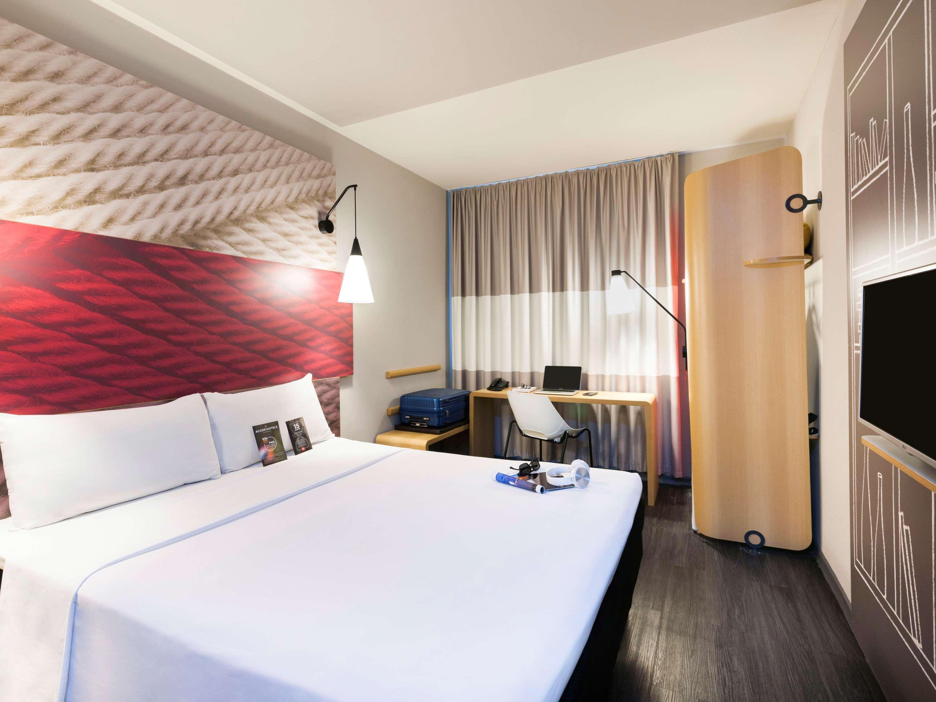 ホテル Ibis Navegantes Itajaí エクステリア 写真