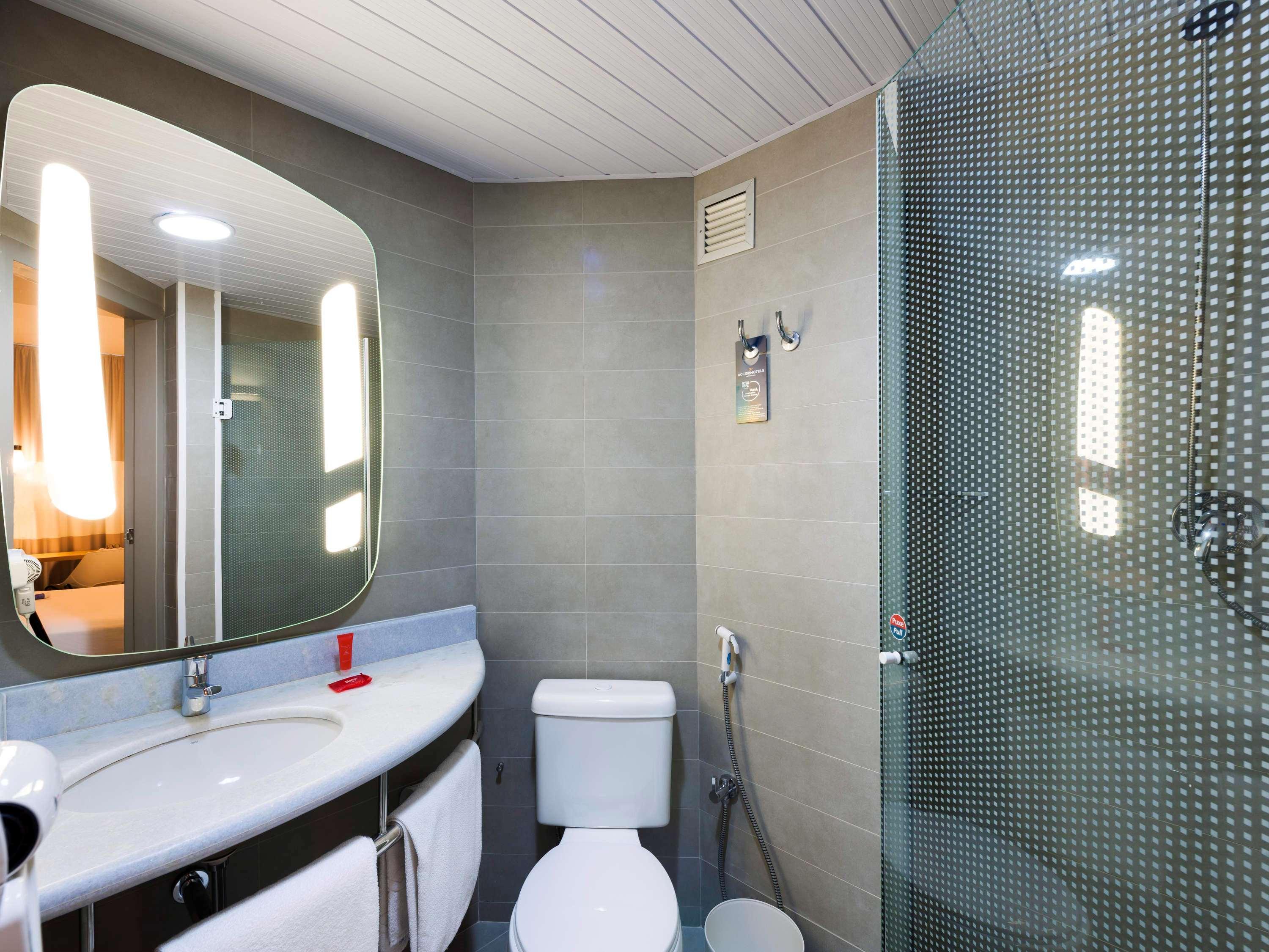 ホテル Ibis Navegantes Itajaí エクステリア 写真