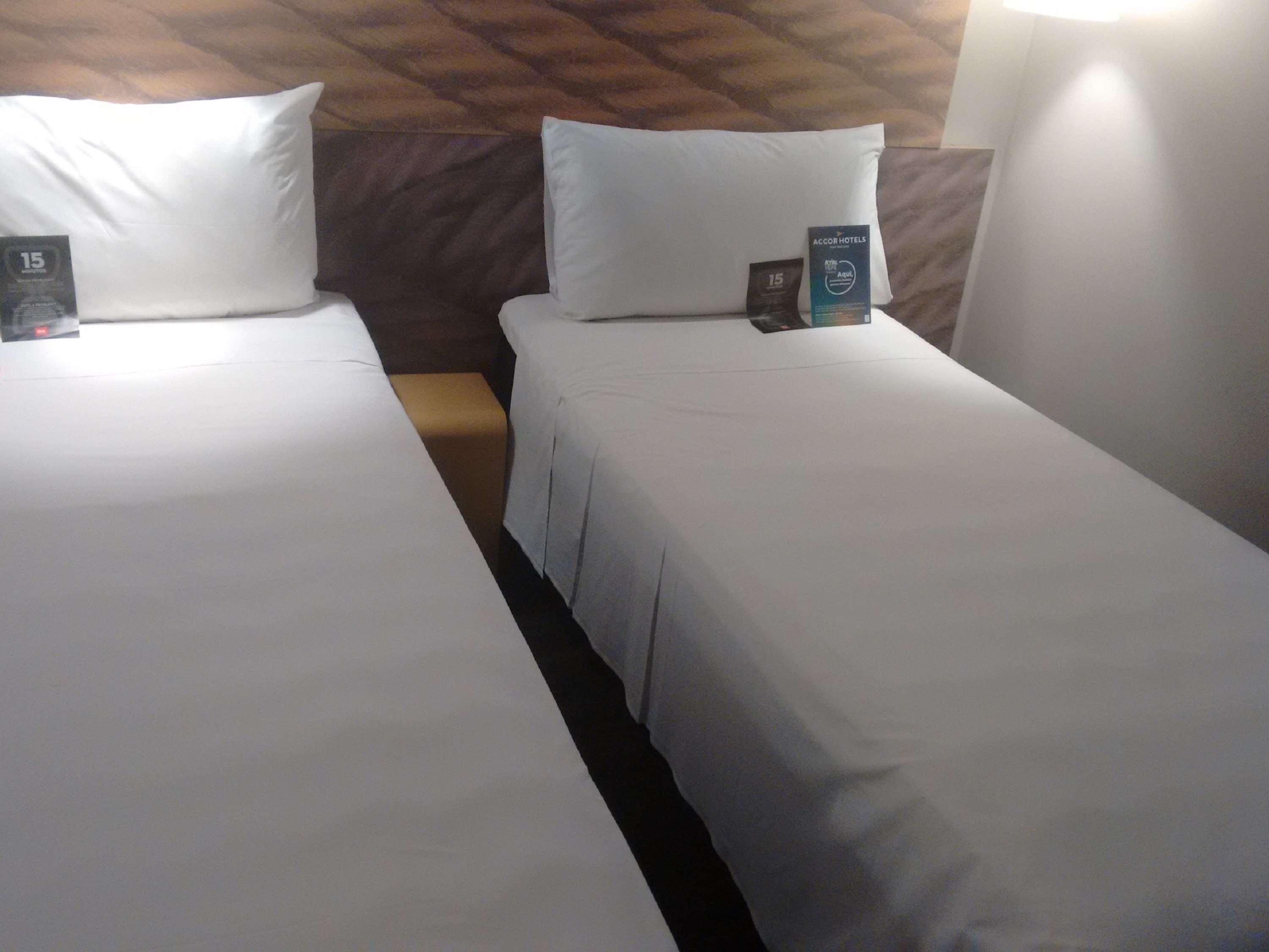 ホテル Ibis Navegantes Itajaí エクステリア 写真