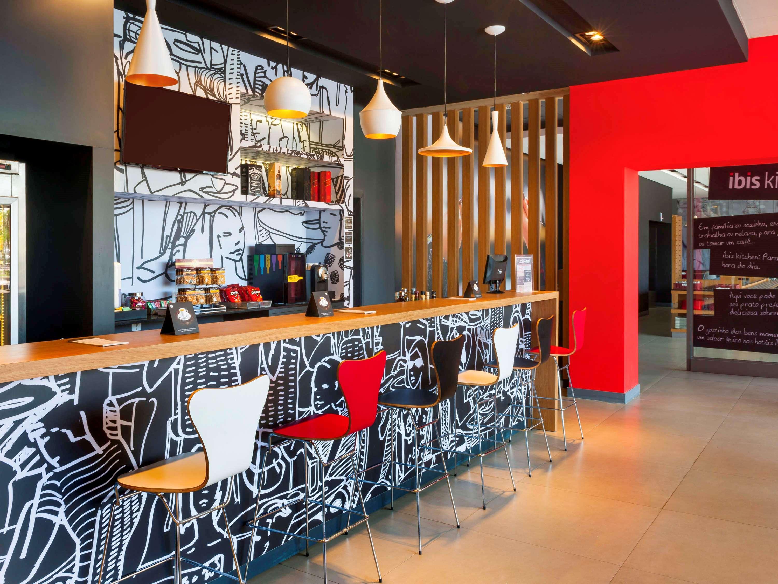 ホテル Ibis Navegantes Itajaí エクステリア 写真