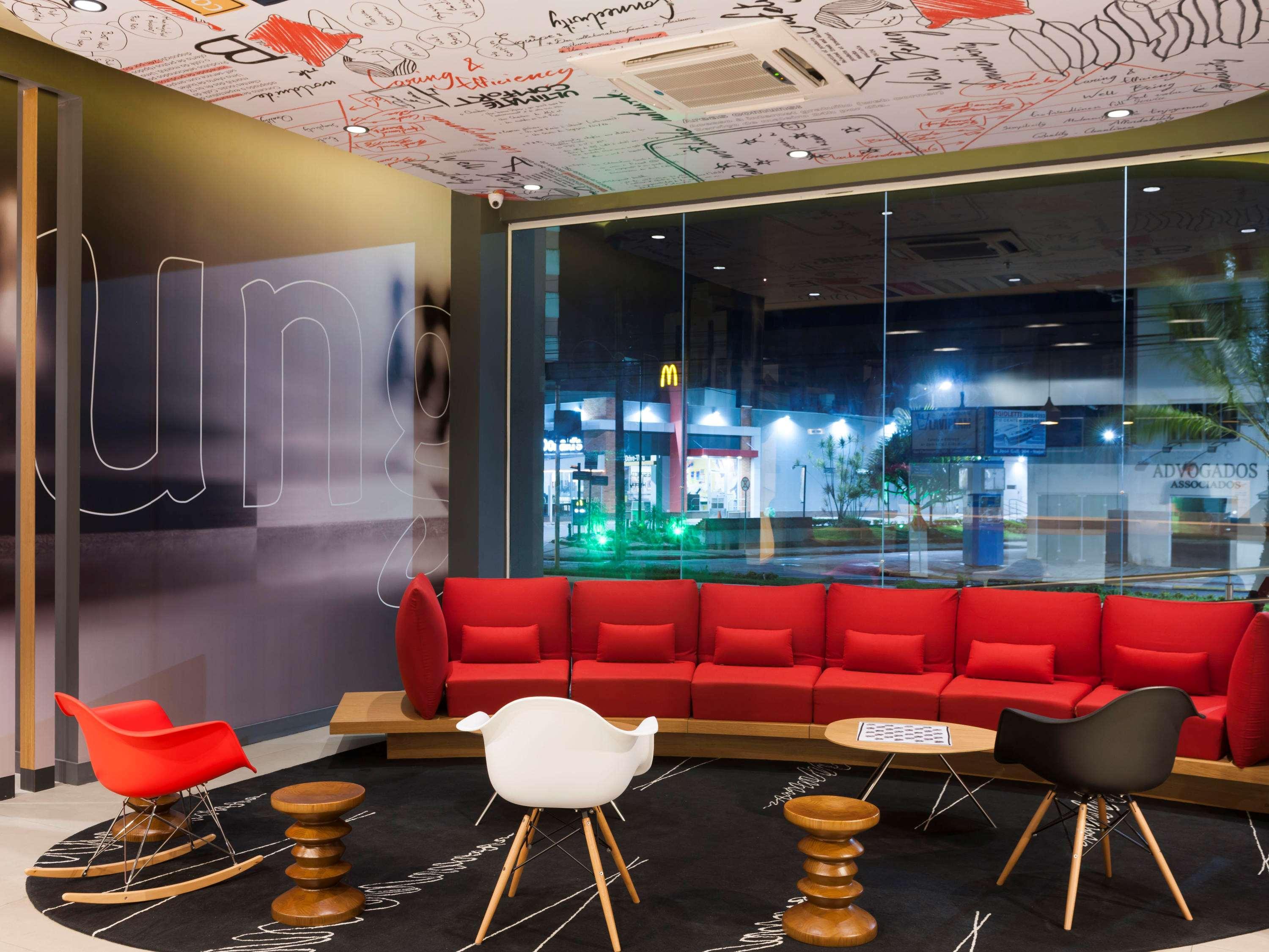ホテル Ibis Navegantes Itajaí エクステリア 写真