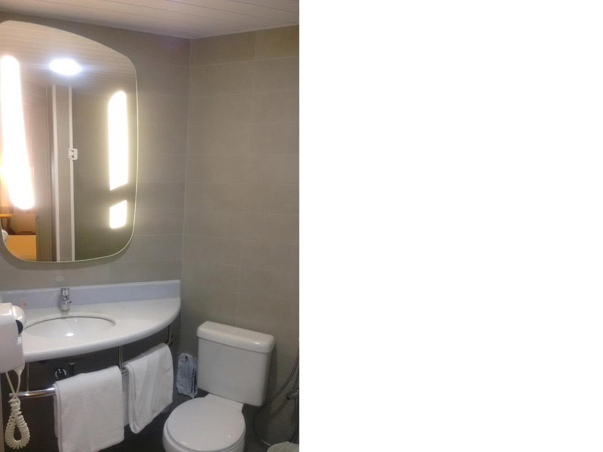 ホテル Ibis Navegantes Itajaí エクステリア 写真