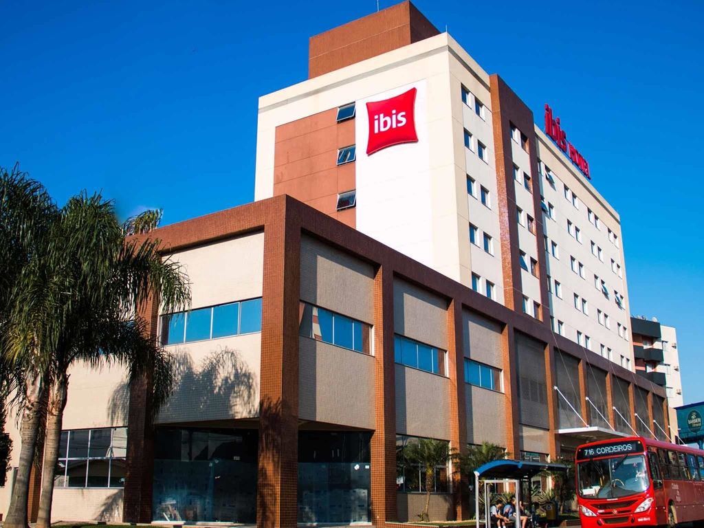 ホテル Ibis Navegantes Itajaí エクステリア 写真