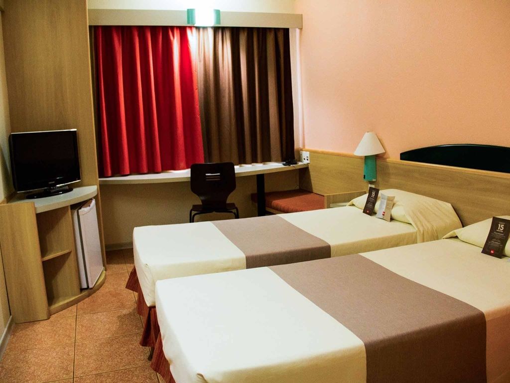 ホテル Ibis Navegantes Itajaí 部屋 写真
