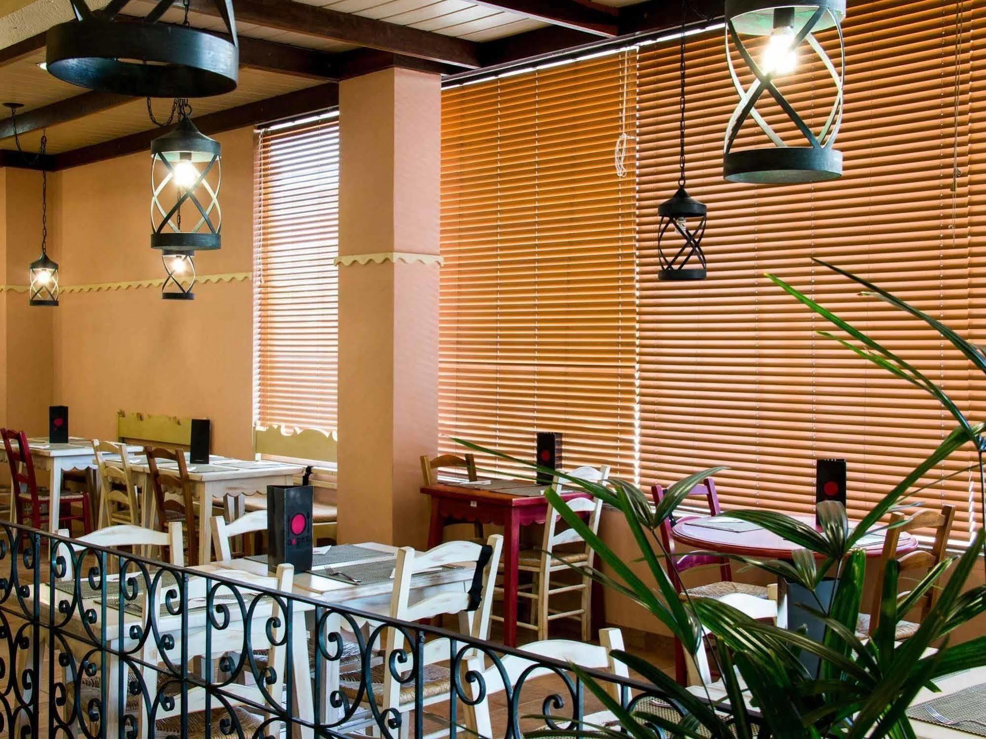 ホテル Ibis Navegantes Itajaí エクステリア 写真