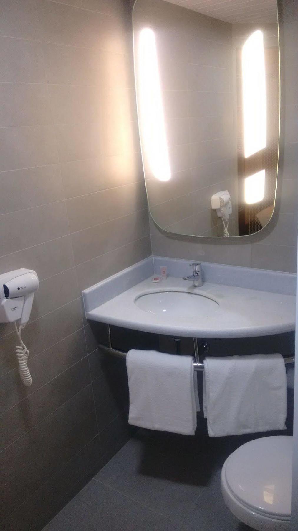 ホテル Ibis Navegantes Itajaí エクステリア 写真