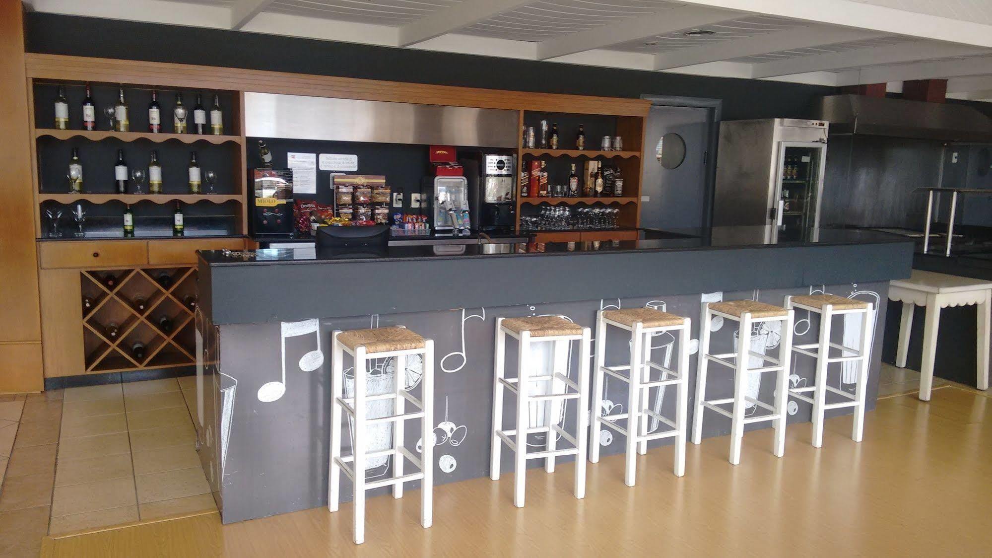 ホテル Ibis Navegantes Itajaí エクステリア 写真