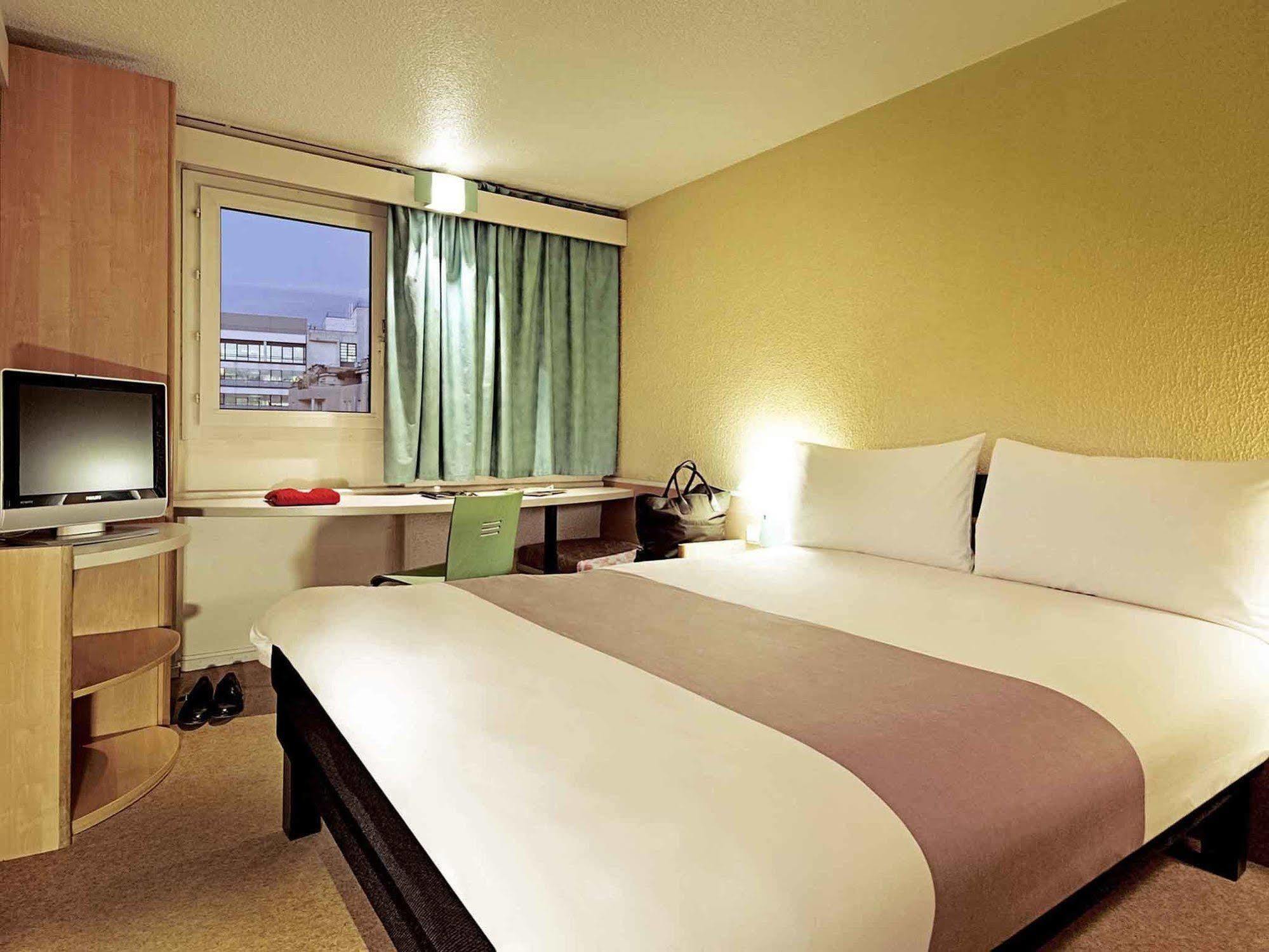 ホテル Ibis Navegantes Itajaí エクステリア 写真